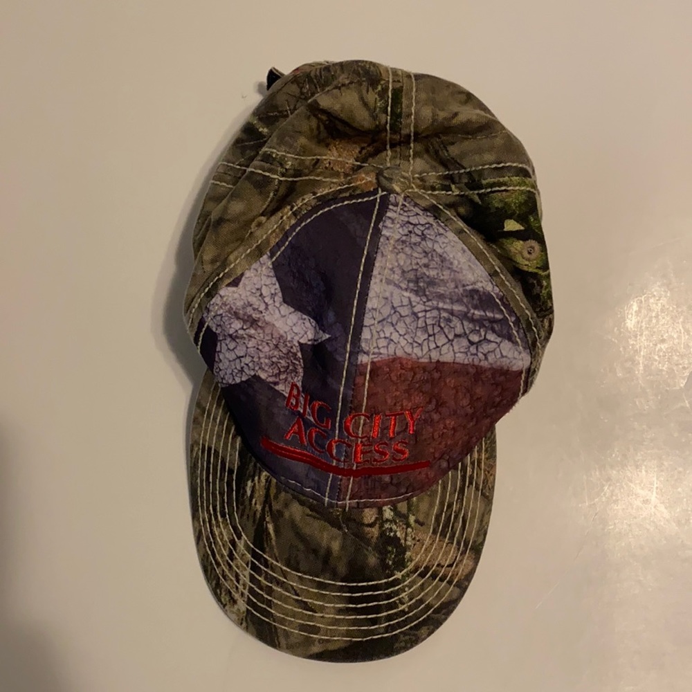 Big city access hat